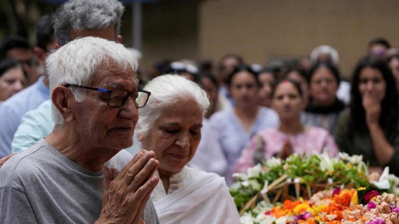 The father of the pilot in the Air India tragedy goes to the SC and requests a court investigation