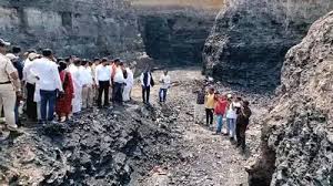 Ministers from Odisha begin to crack down on illicit coal mining in Sundargarh.