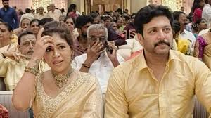 In the midst of the Ravi Mohan divorce controversy, Kenishaa Francis issues a legal notice regarding online abuse.