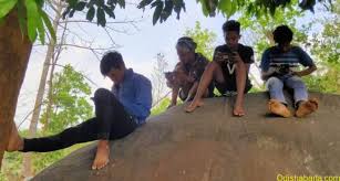 For a mobile network, Gajapati peasants walk great distances and scale hills; they ask the Odisha government to step in.