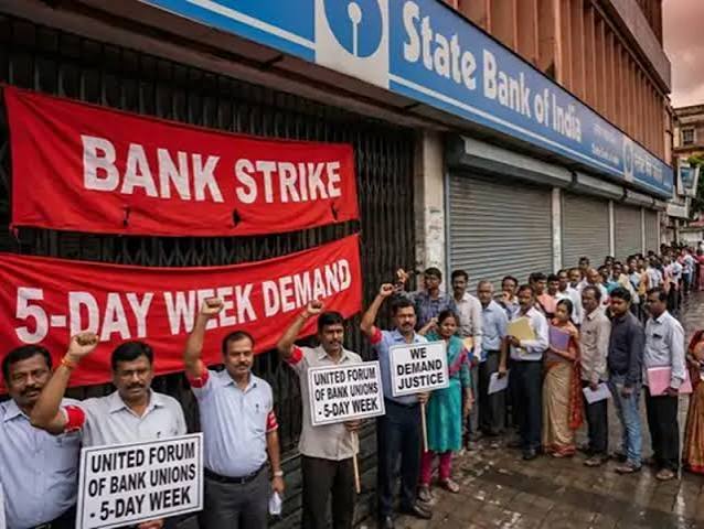 Due to unfulfilled demands, bank unions call for a nationwide strike on September 11