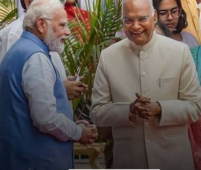 PM Modi presents the autobiography of Ram Nath Kovind and remembers the kindness and mentoring of the former President