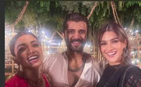 Kriti Sanon Adds Cocktail 2 Glam to Rashmika Mandanna and Vijay Deverakondas Hyderabad Reception.