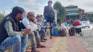 Check the nationality of more than 2,300 undocumented migrants from Bangladesh to India.
