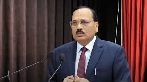 After Surya Kants oath ceremony, former Chief Justice Gavai leaves the official automobile for his successor and drives home in his own car.