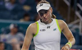 Coco Gauff and Elena Rybakina easily advance to the Stuttgart quarterfinals.