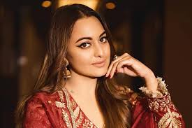 Sonakshi Sinha is upset that pictures of soon-to-be mother Katrina Kaif from her balcony have leaked online:  