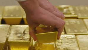 Gold Prices Dip as Risk Appetite Returns