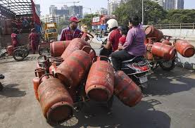 This Kolhapur community cooks food without using coal, wood, or cylinders, so theres no need to worry about LPG.