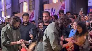 Kartik Aaryans Ring Ceremony with fangirl is unmissable, watch