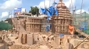 Maa Cuttack Chandi Temple is covered in dust as construction continues after three years and five missed deadlines.